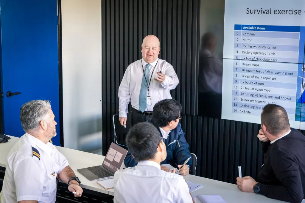 Airline-Pilot-Teaching